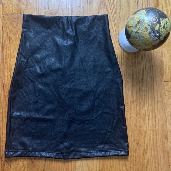 Commando Dresses & Skirts - Commando Black Faux Leather Mini Skirt, Sz M
